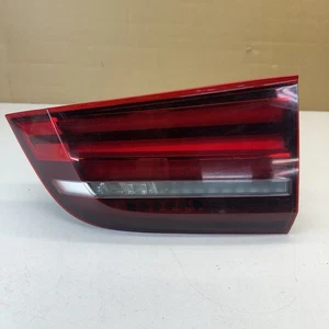 OEM 2014-2018 BMW X5M F85 X5 LUZ TRASERA LUZ MALETERO INTERIOR PASAJERO DERECHO - Imagen 1 de 16