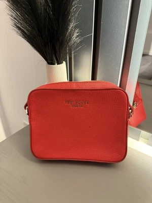 Ted Baker Women's Handbag Cross Body Camera Bag Red Genuine Leather Small - Image 1 of 4
