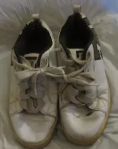 DC Herren Turnschuhe Schuhe ~ weiß mit schwarzem Borte ~ Herren Größe 10 US ~ LBDG9 - Bild 1 von 9