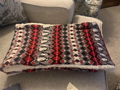 VERA BRADLEY COZY COWL INFINITY INTARSIA SCARF PENQUINS NWT RED WHITE BLACK GREY - Image 1 of 2