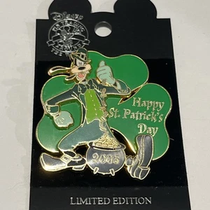 Disney Pin Trading Pin Goofy LE1000 LE 1000 New on Card MINT v21 - Picture 1 of 3