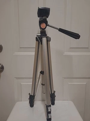 VIP Professional Tripod 22”-60", VC-330B Vintage, Made in Japan - Image 1 of 4