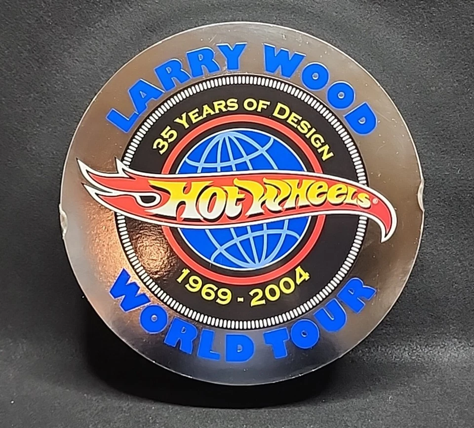 Caja Hot Wheels Larry Wood World Tour - Sin autos Foto 1 de 4