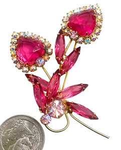 Verified RARE Juliana D&E "Heart" Fuchsia & Iridescent Stone Flower Brooch - Imagen 1 de 2
