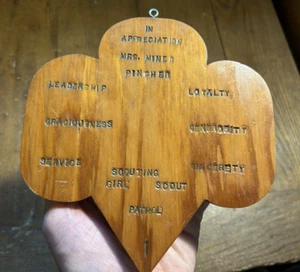 Placa de trébol de madera vintage Girl Scouts coleccionable hecha en casa - Imagen 1 de 6