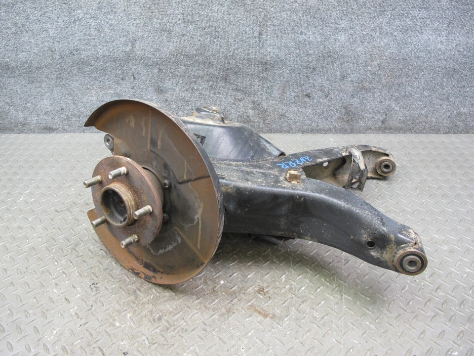 84-86 NISSAN Z31 300ZX TURBO BRAZO TRASERO DERECHO NUDILLO RUEDA BUJE OEM Foto 1 de 4