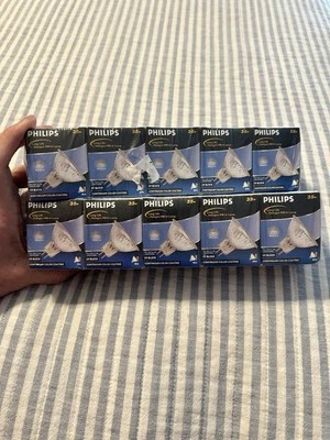 (10) Philips Lighting 50MRC16/NFL24 50 Watt Bulbs MRC16 Flood 24° 12V GU 5.3 - Image 1 of 4