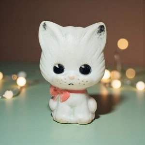 Vintage Kätzchen Gummi Quietschspielzeug weiß Baby Freude Katze mit rosa Schleife kleines Kätzchen - Bild 1 von 6