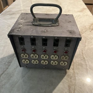 Dadco Studio Lighting 100A Lunchbox Power Distribution Box - Picture 1 of 5