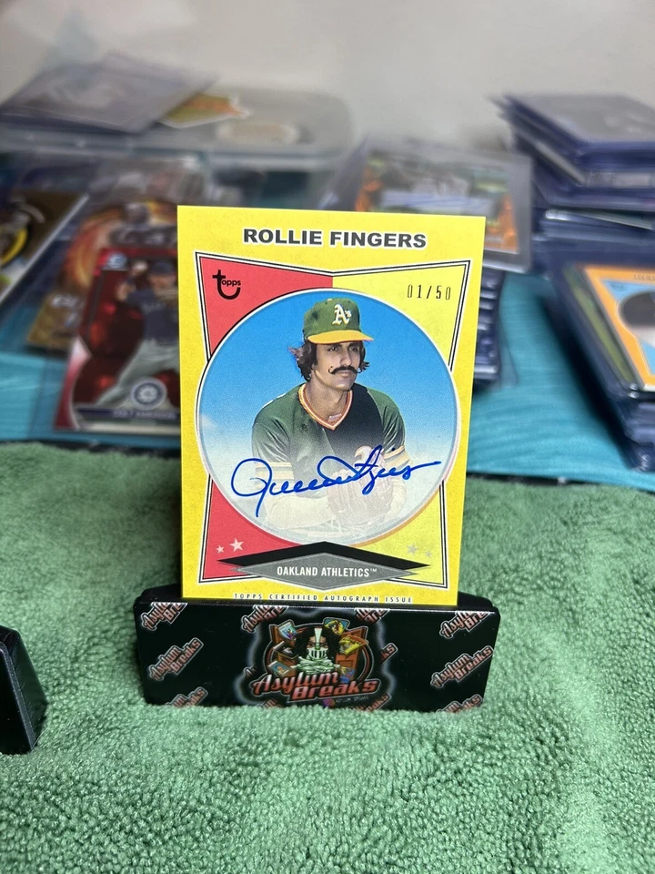 2023 Brooklyn Collection Rollie Fingers Gold Refractor Auto 1/50 A's - Image 1 of 2