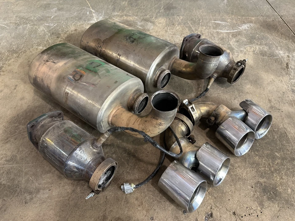 Porsche 911 Turbo 997 2007 silenciadores de escape Fabspeed -leer- Foto 1 de 4