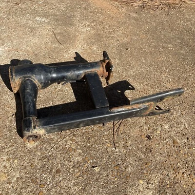 2005-2006 Honda TRX 500 FE Foreman Swingarm Swing Arm 52100-HP0-A00 - Image 1 of 4