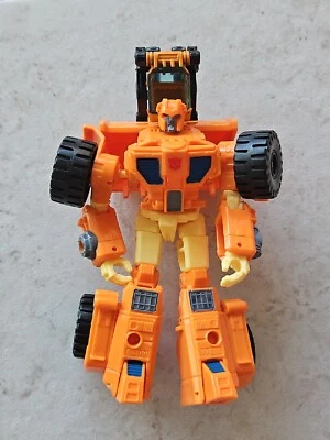 TRANSFORMERS GENERATIONS THRILLING 30 DELUXE CLASS SCOOP ACTION FIGURE! L40 - Image 1 of 2
