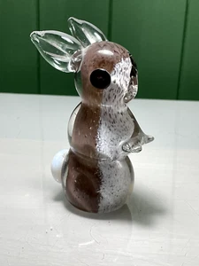 VINTAGE KINGS LYNN GLASS BROWN & WHITE ART RABBIT FIGURE SCULPTURE PAPERWEIGHT - Picture 1 of 11