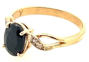 "Enchanting Love: Sparkling 1.35ct Sapphire & Diamond Ring in 9ct Yellow Gold". - Picture 1 of 10