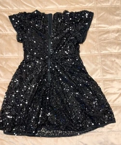 🧛 Black Sequin Dress Girls Size Small 6/6X - Picture 1 of 2