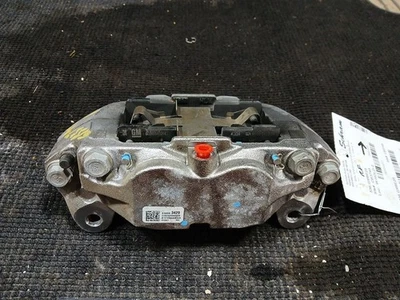 Chevrolet Tahoe 2025 pasajero pinza derecha 3034277 Foto 1 de 4