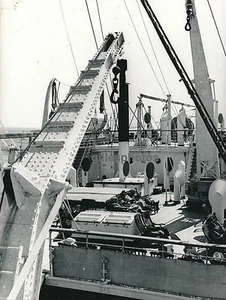 LE CHAMPOLLION ca. 1950 - Auf der Schiffsbrücke - DIV203 - Bild 1 von 2