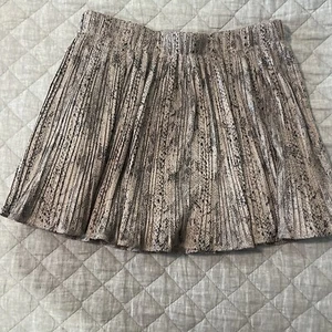 NWT Versona Snake Skin Women’s Skirt, Size Medium - Picture 1 of 4