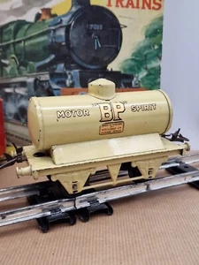 VAGÓN CISTERNA HORNBY CALIBRE O BP MOTOR SPIRIT - Imagen 1 de 5