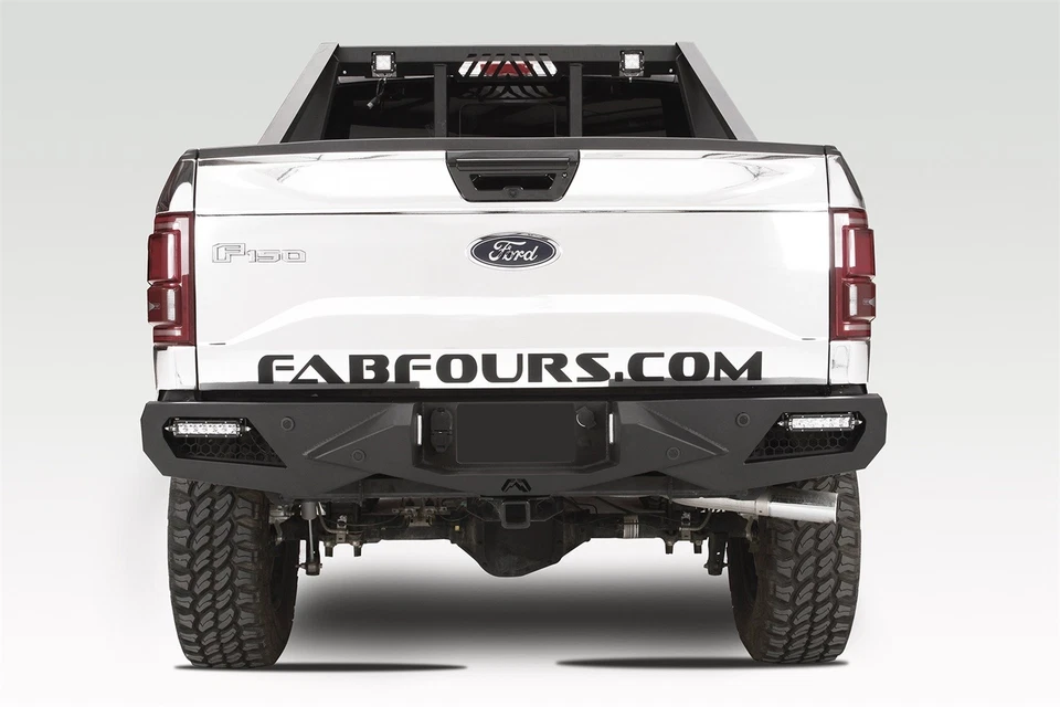 Para-choque traseiro Fab Fours FF15-E3251-1 Vengeance para Ford F150 2015-2020 - Imagem 1 de 4