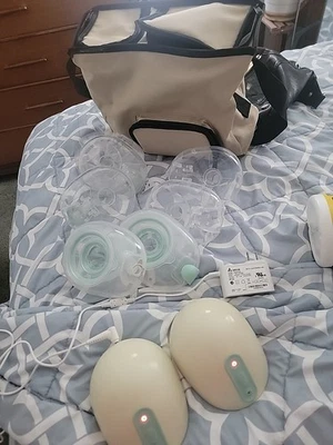 Paquete de suministros de cable de extractor de leche portátil Willow 360 y bolsa aislada  Foto 1 de 4