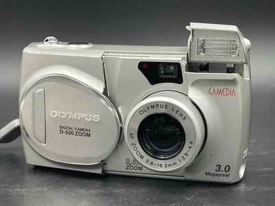 Cámara digital Olympus D-550 zoom 3,0 MP plateada D550 tarjeta de 128 MB - probada Foto 1 de 4