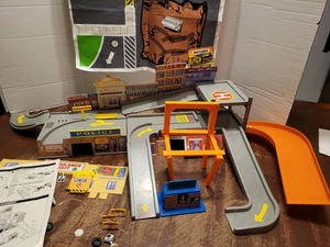 Vintage Matchbox Emergency City Police Fire and Rescue Action Spielset! 1994 - Bild 1 von 19
