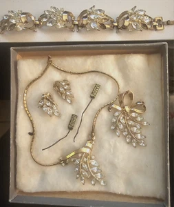 Vintage Crown Trifari Mid Century Jewelry Set Clear Stones GoldTone *See Details - Picture 1 of 12