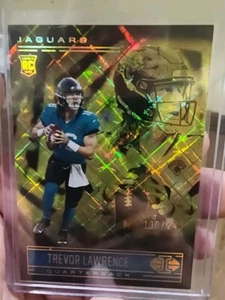 Illusions 2021 Trevor Lawrence Trofeo Amarillo Diamante Novato/249 Jaguars - Imagen 1 de 3