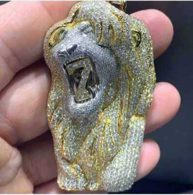 Colgante León Número Personalizado Circonita Cúbica 7.1ct RD Plata Tachuela Libre para Hombres Foto 1 de 4