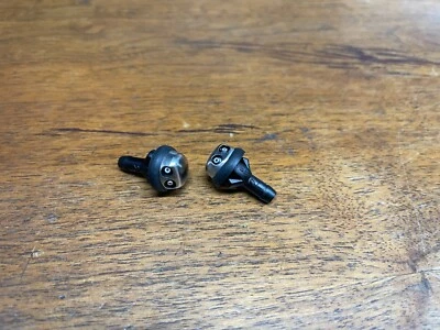 Par de boquillas de lavado de parabrisas originales MERCEDES R107 W114 W115 W123 1968-1989 Foto 1 de 4