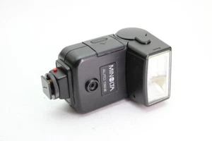 Minolta Auto 132X Flash with Hot Shoe Mount (#2667) - Photo 1/3