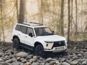 EY GCD 1:64 weiß Lexus GX550 J250 ORV SUV Sportmodell Diecast Sammelauto - Bild 1 von 7