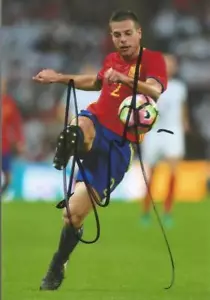 ESPAÑA Y CHELSEA: CESAR AZPILICUETA FIRMADA 6x4 FOTO DE ACCIÓN + CERTIFICADO DE AUTENTICIDAD - Imagen 1 de 1