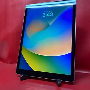 Apple iPad Pro 2 - 12.9" 256 GB - Space Gray - A1670 (Wi-Fi) - iOS 16+ - Grade B - Picture 1 of 24