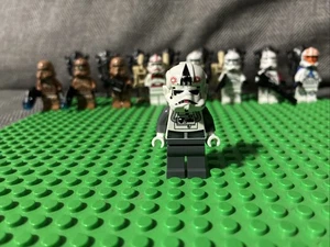 LEGO Star Wars RARE MISPRINT Imperial AT-AT Driver Minifigure Pilot - Picture 1 of 4