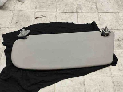 OPEL MERIVA Right Side Sun Visor 8049480 1.30 Diesel 51kw 2006 18240145 - Image 1 of 4