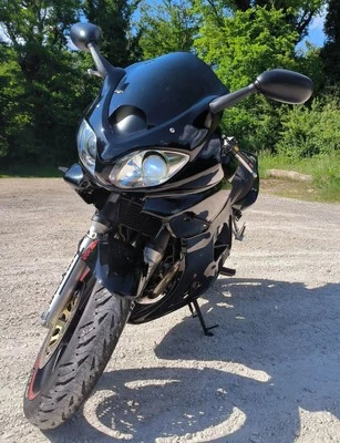 Suzuki GSF 600 1200 BANDIT S 2000 2001 2002 2003 2004 2005 BLACK WINDSCREEN BUBBLE - Image 1 of 2