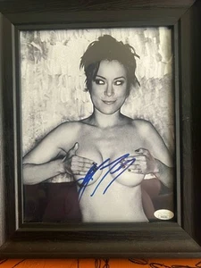 Busty JENNIFER TILLY Signed 8x10 Holding Breast Photo Autograph COA - Picture 1 of 4