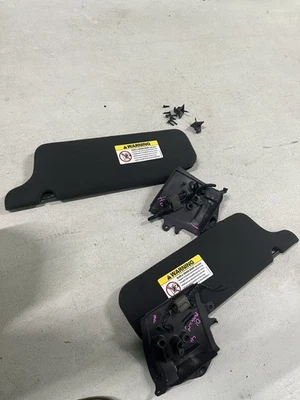 Parasoles convertibles para conductor y pasajero Ford Mustang 1999-2004 OEM | W5701 Foto 1 de 4