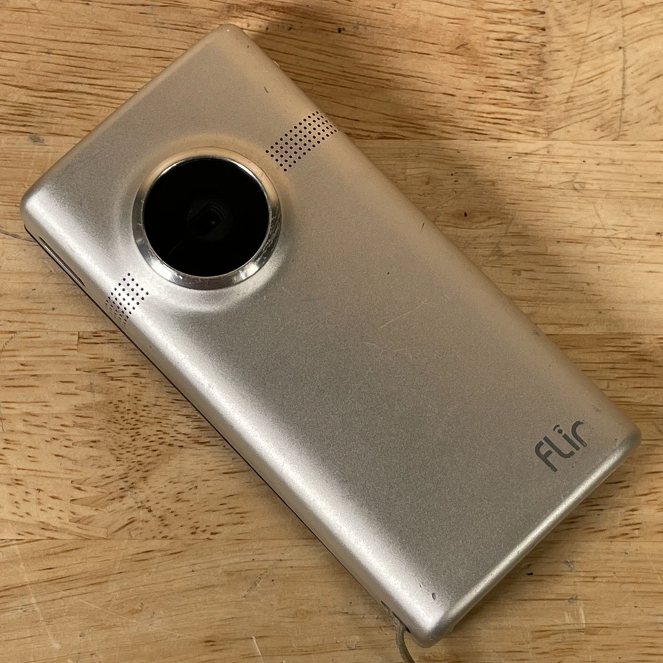 Flip Video MinoHD M2120 Pocket Camcorder Silver 2" LCD High Definition For Parts - Image 1 of 4