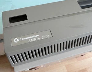 Boîtier AMIGA 2000 Fabriqué en RFA Numéro de Série : 55402, Bon État - Bild 1 von 12