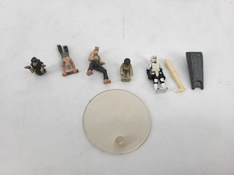 Lot 8 Star Wars 1" inch Miscellaneous Action Figures Stormtrooper Jar Jar Binks - Image 1 of 4