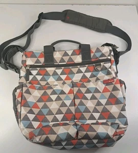 Borsa per pannolini SKIP HOP Duo Signature triangoli 14"x14" - Foto 1 di 6