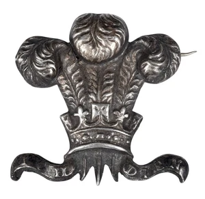 Antique Prince Wales Feathers 'Ich Dein' Regiment Silver Sweetheart Brooch Badge - Picture 1 of 2
