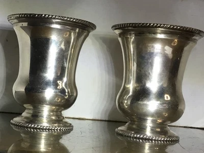 Par de urnas de plata para palillo de dientes de Oriente Medio 84 193 gramos Foto 1 de 3