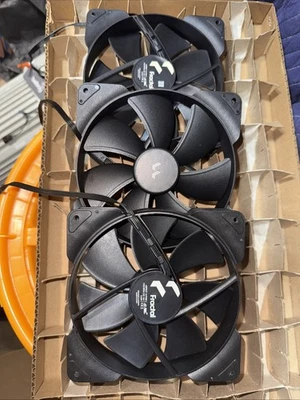 Fractal Design Aspect 14 RGB PWM 140mm 3-pack Computer Case Fan FD-F-AS1-1407 - Image 1 of 3