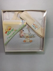 Vtg Gerber Little Suzy's Zoo 3 Pc Set Onesie Cap & Keepsake Box Newborn Suzie’s - Picture 1 of 4