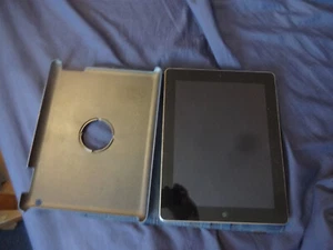 Apple iPad 4, 9.7", Wi-Fi only, Space Grey, 16GB (spares or repair only) - Picture 1 of 2